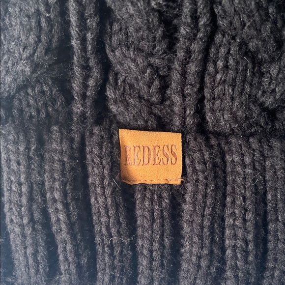 Black Cable Knit Pom Winter Hat - Picture 2 of 5